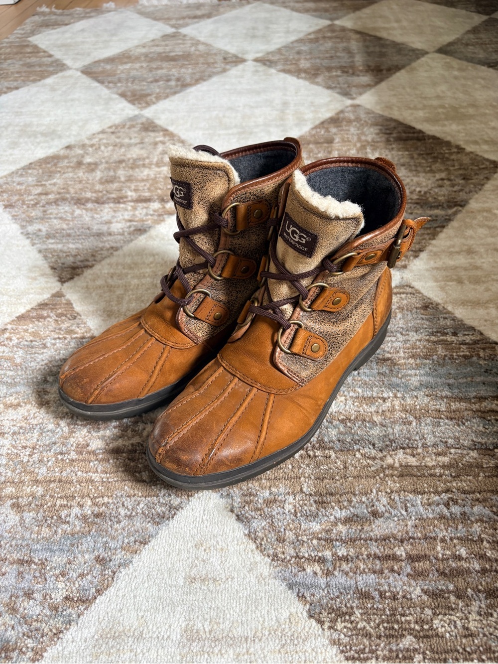 UGG Men’s Tan Brown Leather & Shearling Lace-Up Winter Boots